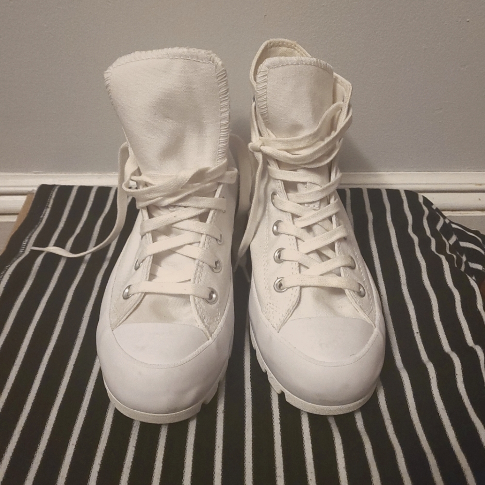 Women's Converse Chuck Taylor All Star Lugged High Top Shoe Size 8